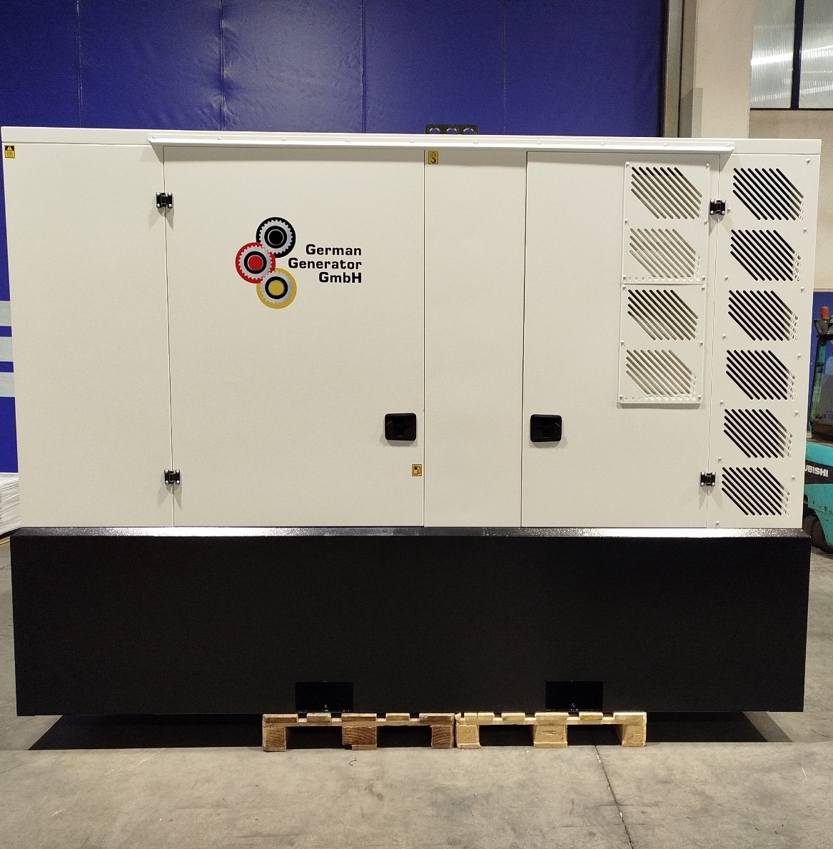 Soundproofed standby generator set 250 kVA with enlarged base frame tank, FPT-IVECO diesel engine and Mecc Alte alternator